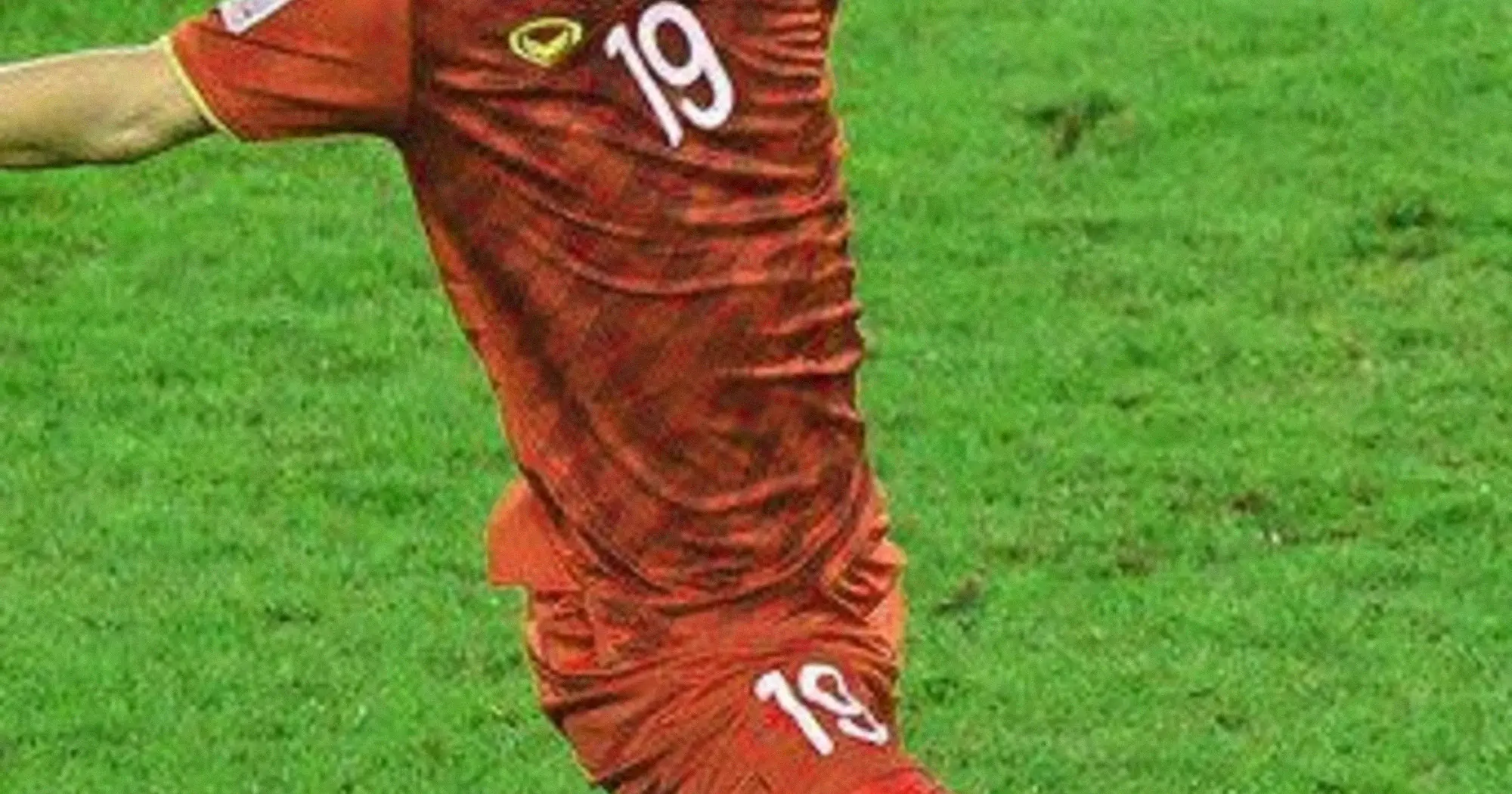 Quang Hải — từ Pau FC trở về CAHN: hành trình Ligue 2 và lý do về V-League