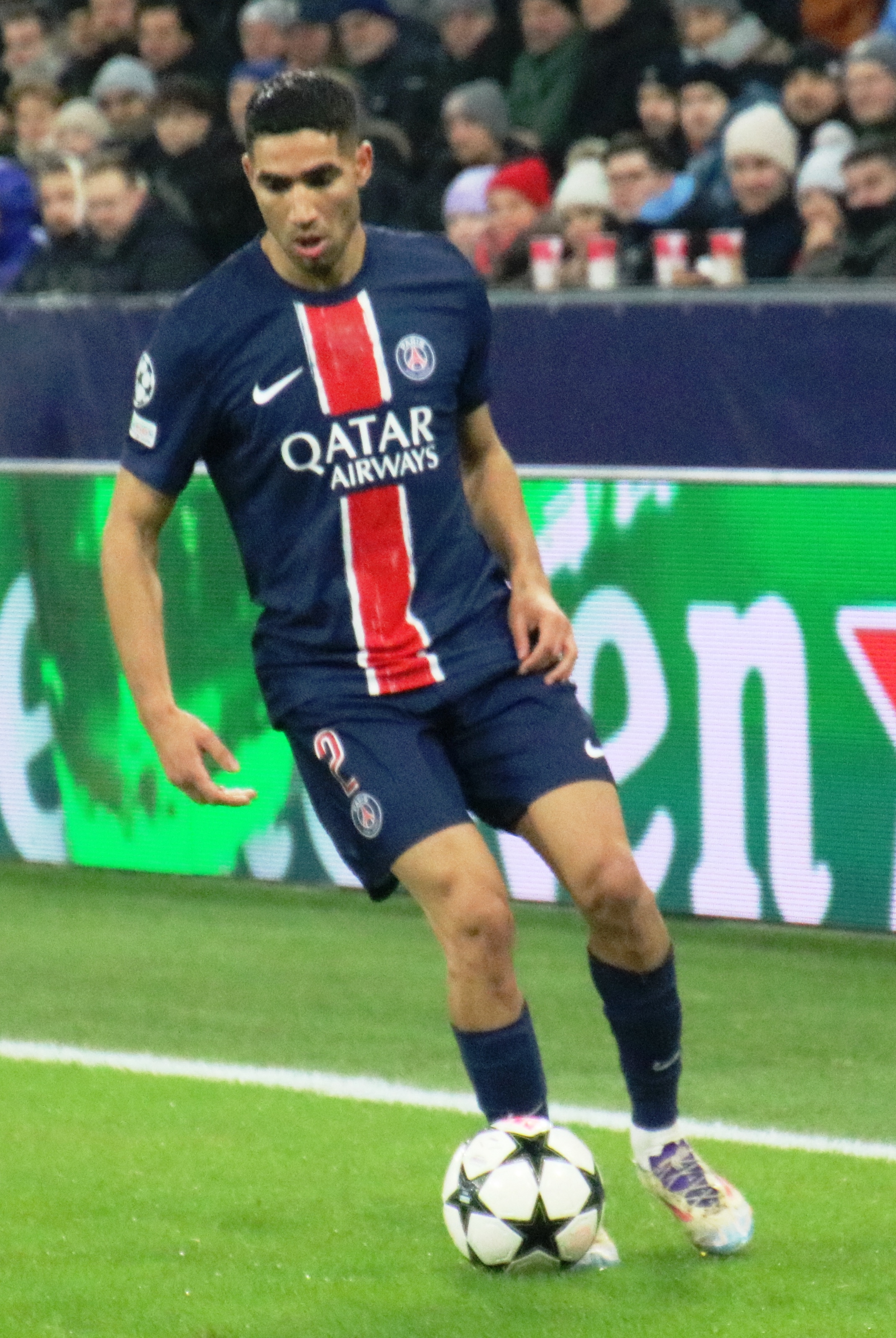 Inverted full-back UCL 2025-26: Timber, Hakimi, Trent ba mẫu